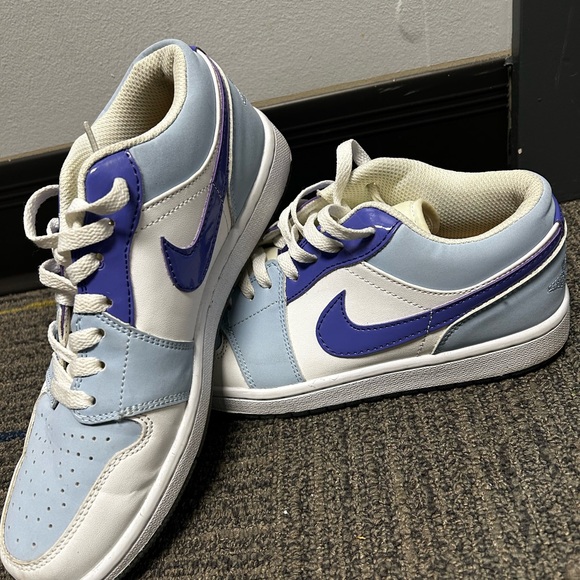 Air Jordan 1 SE Low Mighty Swooshers Limited Edition - Picture 4 of 4